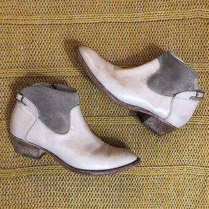 Alberto Fermani Ivory Ankle Boot size 9